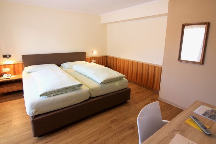 Imagen de la habitación del Hotel Cristallago. Foto 14