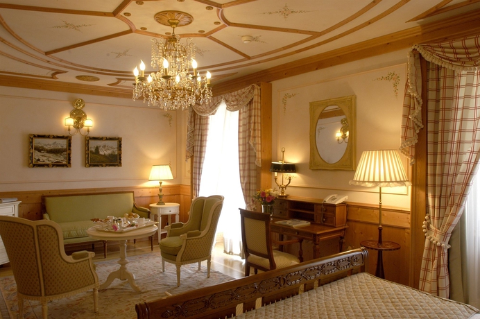 Imagen de los interiores del Hotel Cristallo, A Luxury Collection Resort and Spa. Foto 11