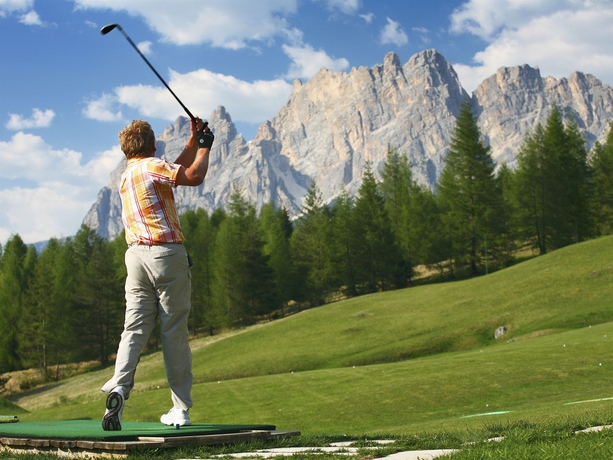 Imagen de los exteriores del Hotel Cristallo, A Luxury Collection Resort and Spa. Foto 10