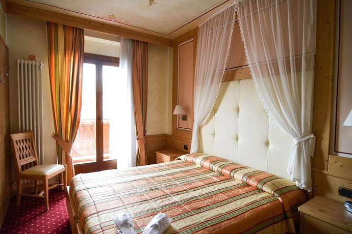 Imagen de la habitación del Hotel Cristallo, Andalo. Foto 3