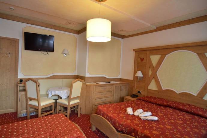 Imagen de la habitación del Hotel Cristallo, Andalo. Foto 6