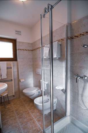 Imagen de la habitación del Hotel Cristallo, Andalo. Foto 14