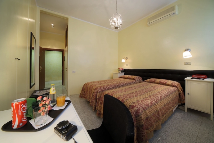 Imagen de la habitación del Hotel Cristallo, Brescia. Foto 15