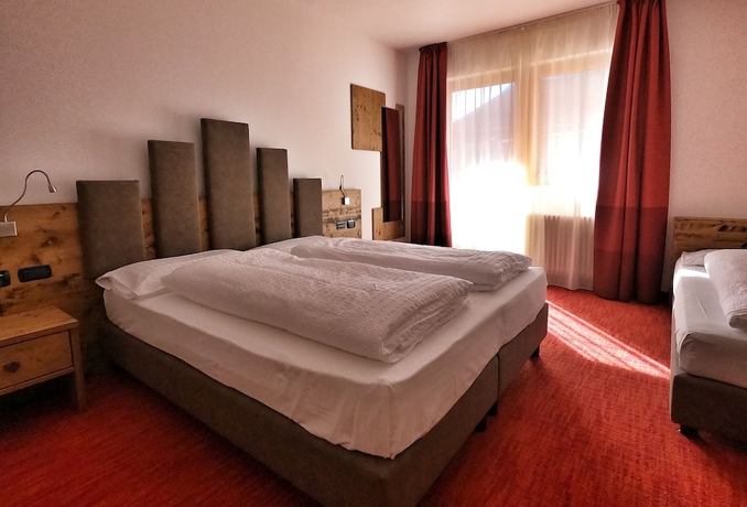 Imagen de la habitación del Hotel Cristallo, Canazei. Foto 5