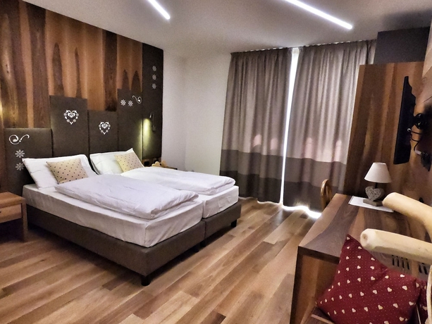 Imagen de la habitación del Hotel Cristallo, Canazei. Foto 6