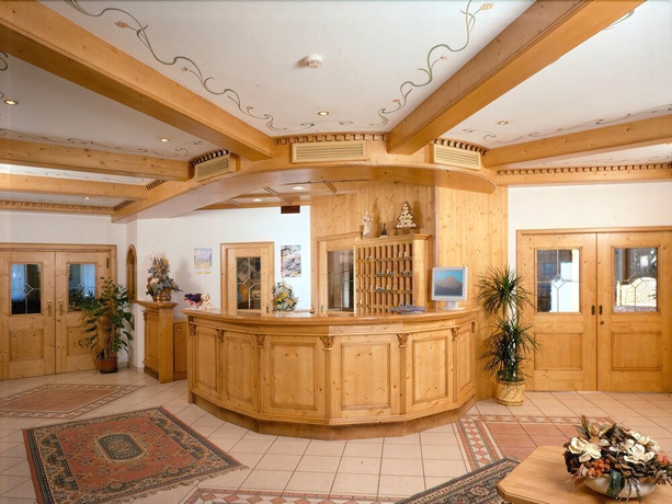 Imagen de los interiores del Hotel Cristallo, Canazei. Foto 19