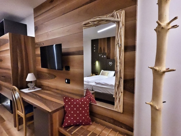 Imagen de la habitación del Hotel Cristallo, Canazei. Foto 11