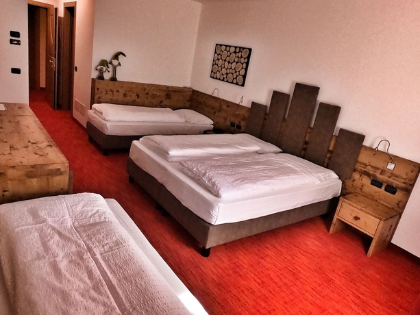 Imagen de la habitación del Hotel Cristallo, Canazei. Foto 13