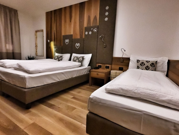 Imagen de la habitación del Hotel Cristallo, Canazei. Foto 15