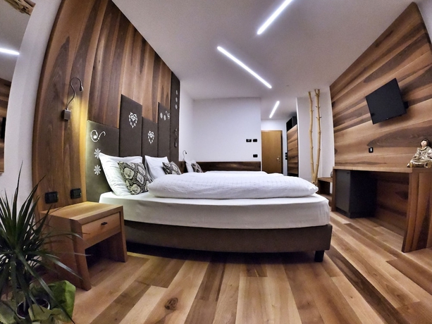 Imagen de la habitación del Hotel Cristallo, Canazei. Foto 16