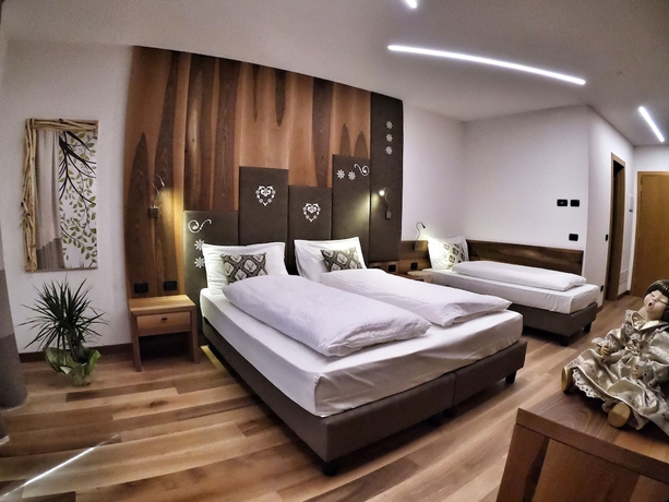 Imagen de la habitación del Hotel Cristallo, Canazei. Foto 17