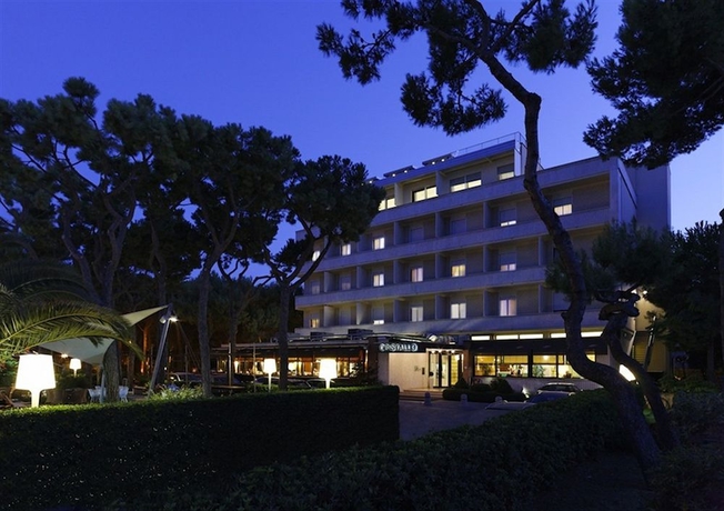 Imagen general del Hotel Cristallo, Giulianova. Foto 1