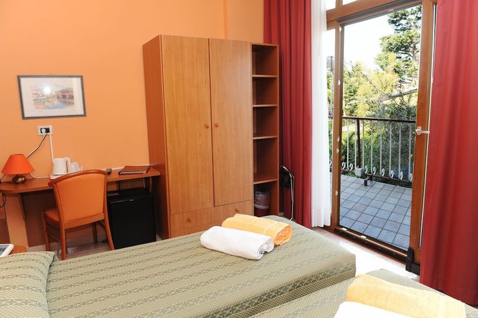 Imagen de la habitación del Hotel Cristallo, Malcesine. Foto 6