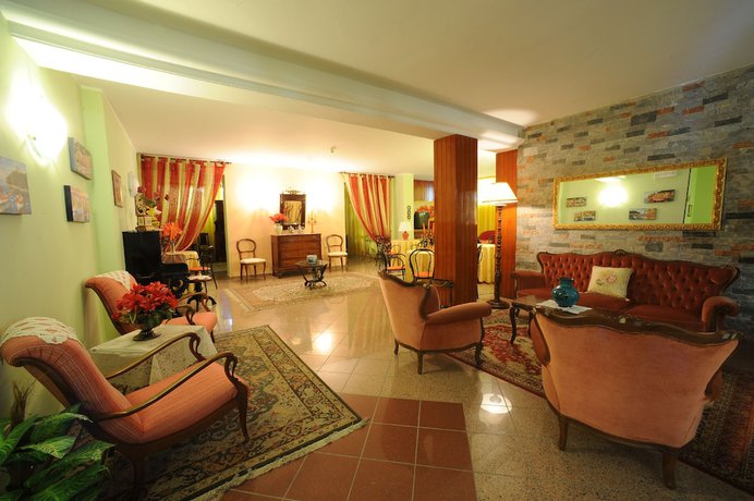 Imagen de los interiores del Hotel Cristallo, Malcesine. Foto 19