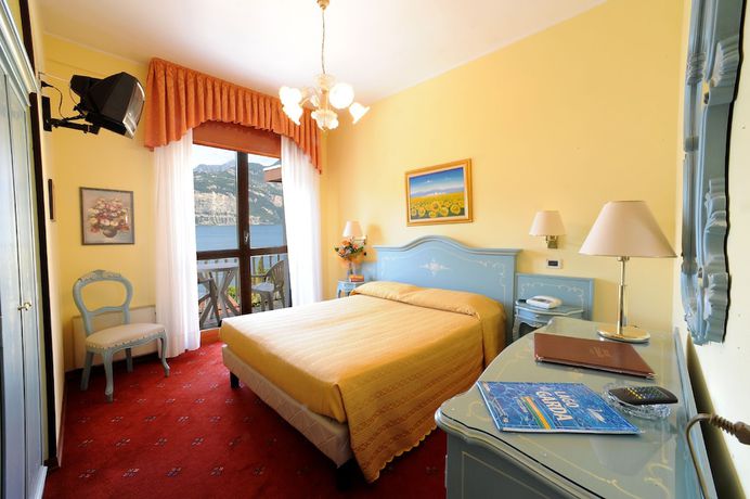 Imagen de la habitación del Hotel Cristallo, Malcesine. Foto 12