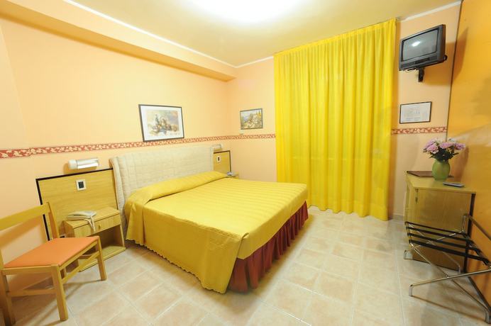 Imagen de la habitación del Hotel Cristallo, Malcesine. Foto 14