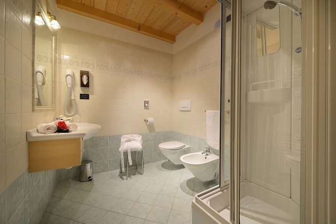 Imagen de la habitación del Hotel Cristallo, Moena - Alpe Lusia. Foto 5