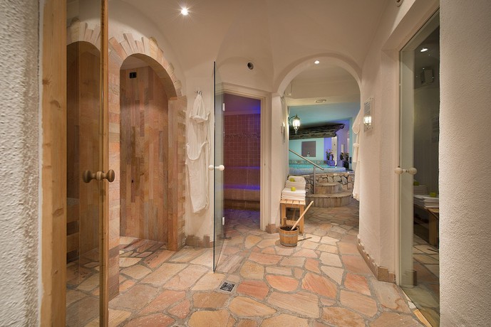 Imagen de la piscina del Hotel Cristallo, Moena - Alpe Lusia. Foto 20