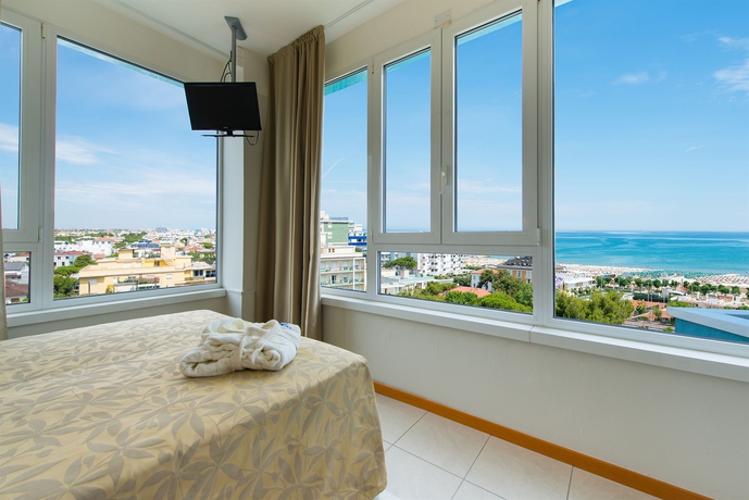 Imagen de la habitación del Hotel Cristallo Riccione. Foto 10