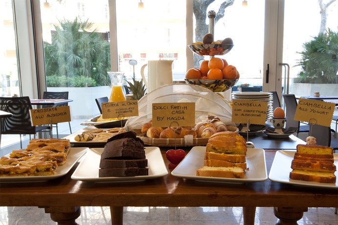 Imagen del bar/restaurante del Hotel Cristallo, Rimini. Foto 11