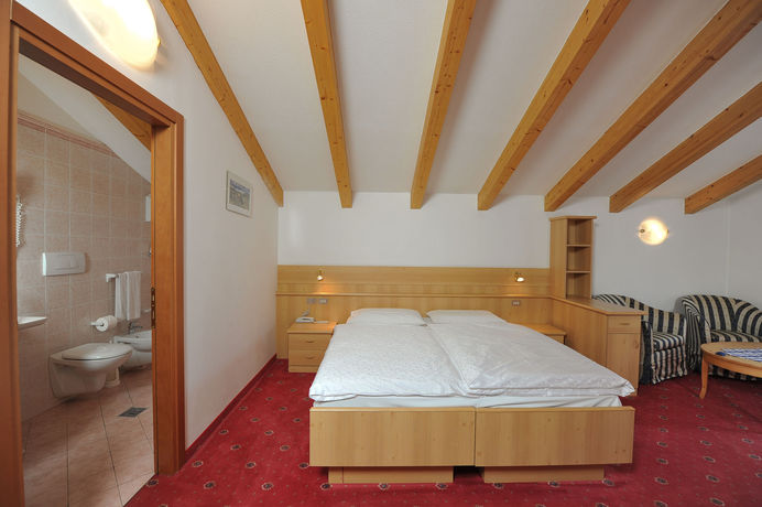 Imagen de los interiores del Hotel Cristallo, Sèn Jan. Foto 13