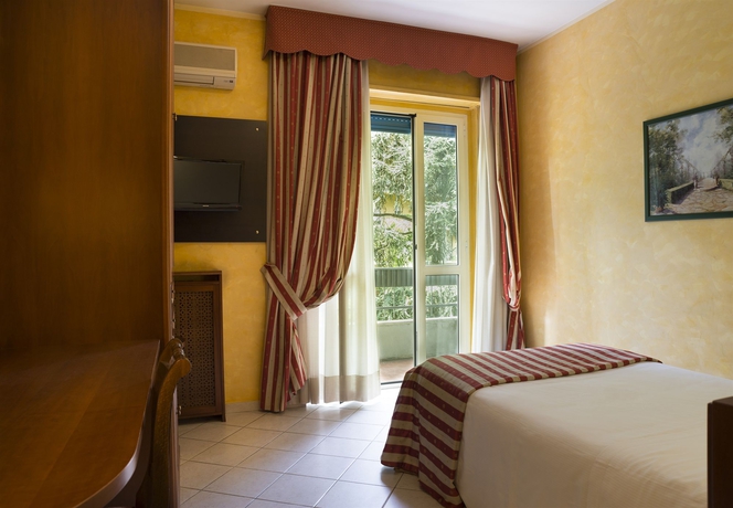 Imagen de la habitación del Hotel Cristallo, Turín. Foto 4