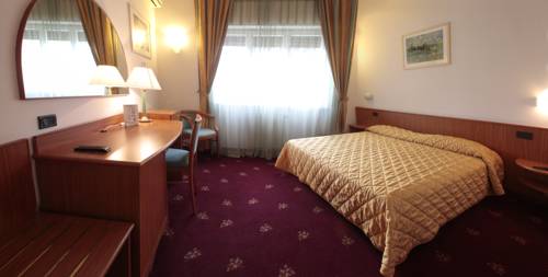 Imagen de la habitación del Hotel Cristallo, Udine. Foto 13