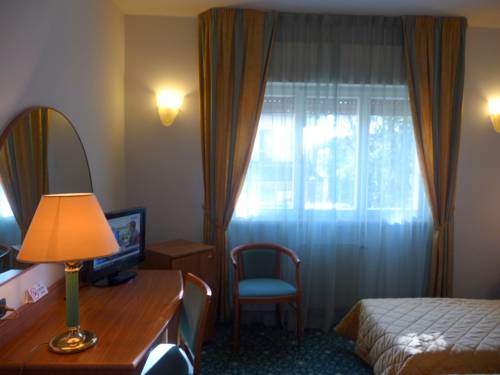 Imagen de la habitación del Hotel Cristallo, Udine. Foto 15