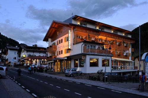 Imagen general del Hotel Cristallo, Val Gardena. Foto 5