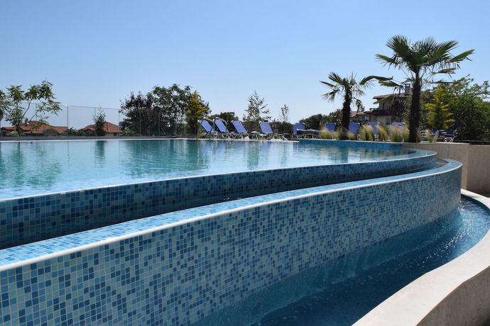 Imagen de la piscina del Hotel Cristiani. Foto 15