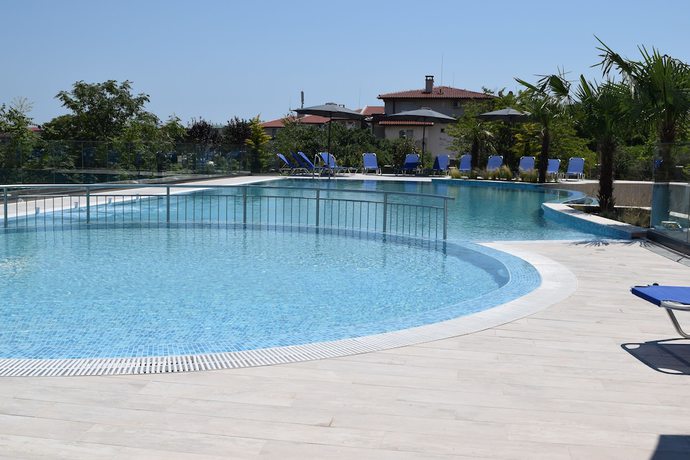 Imagen de la piscina del Hotel Cristiani. Foto 17