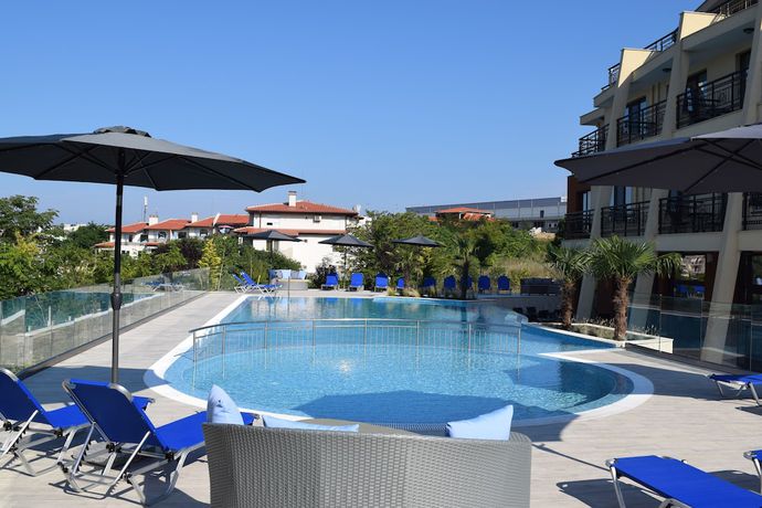 Imagen de la piscina del Hotel Cristiani. Foto 19