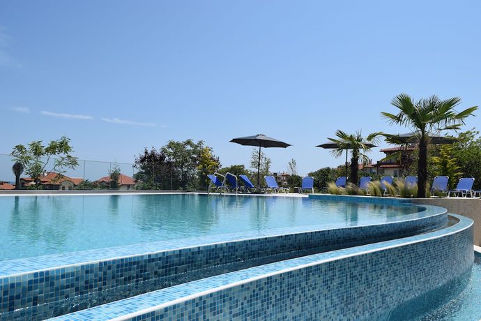 Imagen de la piscina del Hotel Cristiani. Foto 20