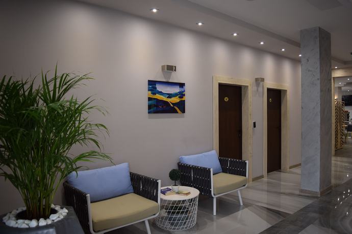 Imagen de los interiores del Hotel Cristiani. Foto 14