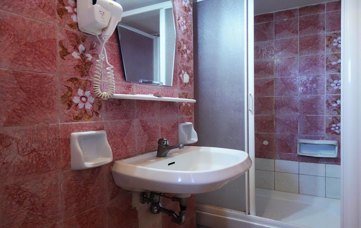 Imagen de la habitación del Hotel Cristina, Castro Pretorio. Foto 3