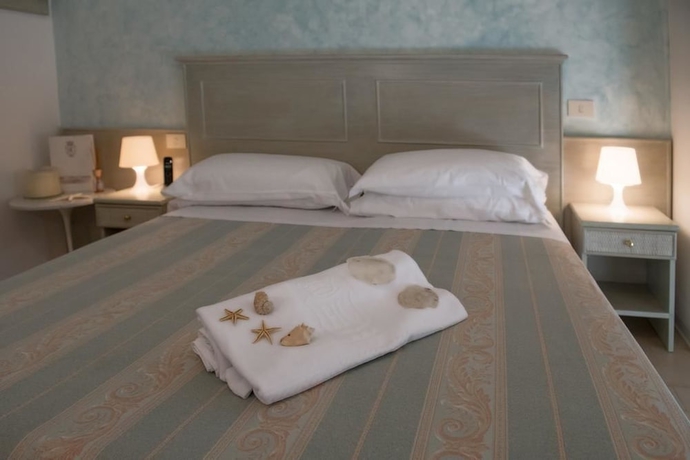 Imagen de la habitación del Hotel Cristina Corona. Foto 4