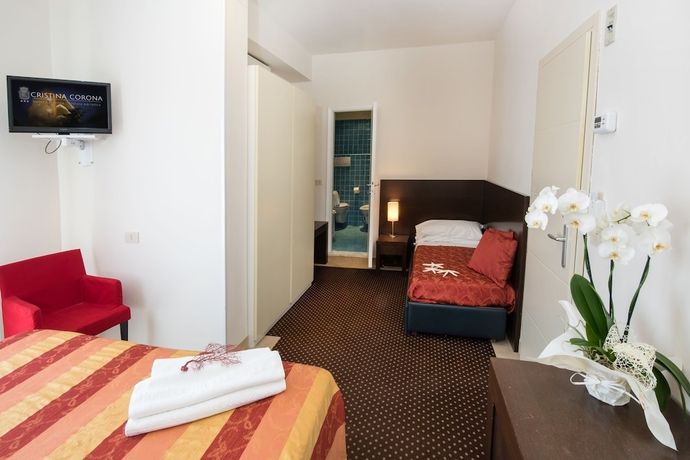 Imagen de la habitación del Hotel Cristina Corona. Foto 9