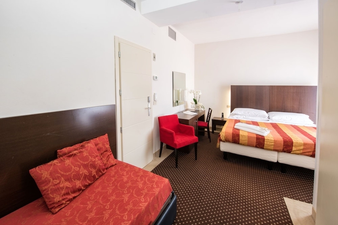 Imagen de la habitación del Hotel Cristina Corona. Foto 10