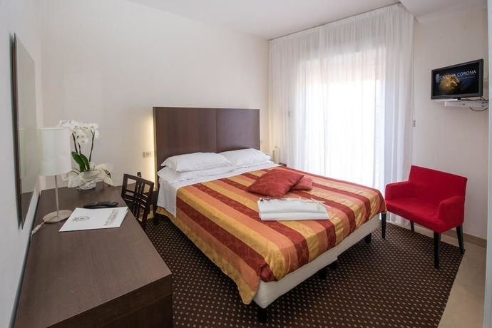 Imagen de la habitación del Hotel Cristina Corona. Foto 11
