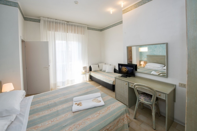 Imagen de la habitación del Hotel Cristina Corona. Foto 14