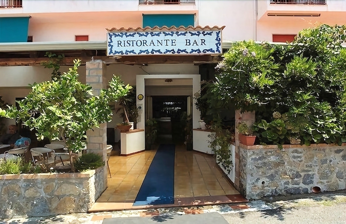 Imagen general del Hotel Cristina, Diamante. Foto 5