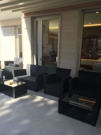 Imagen de los exteriores del Hotel Cristina, Grado. Foto 13