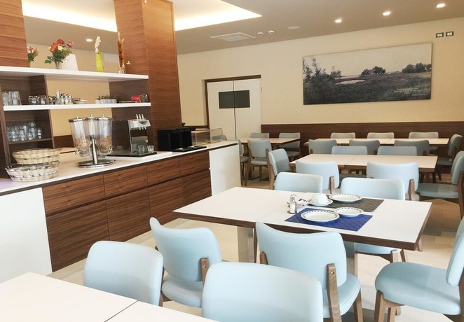 Imagen del bar/restaurante del Hotel Cristina, Grado. Foto 6