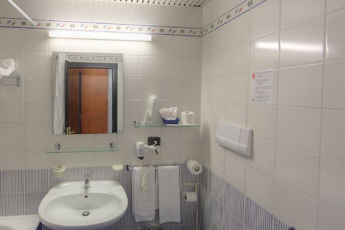 Imagen de la habitación del Hotel Cristina, Limone sul Garda. Foto 8