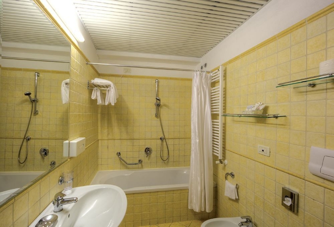 Imagen de la habitación del Hotel Cristina, Limone sul Garda. Foto 9