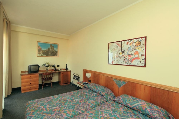 Imagen de la habitación del Hotel Cristina, Limone sul Garda. Foto 14