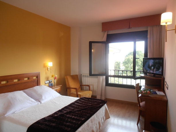 Imagen de la habitación del Hotel Cristina, Noreña. Foto 12