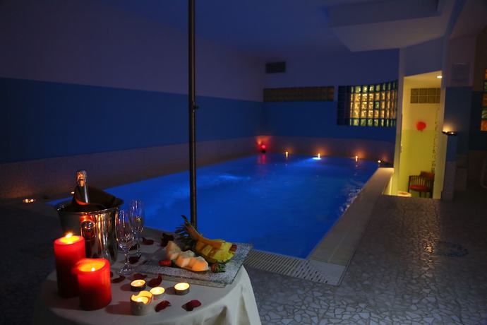 Imagen de la piscina del Hotel Cristina, Rocca San Giovanni. Foto 14