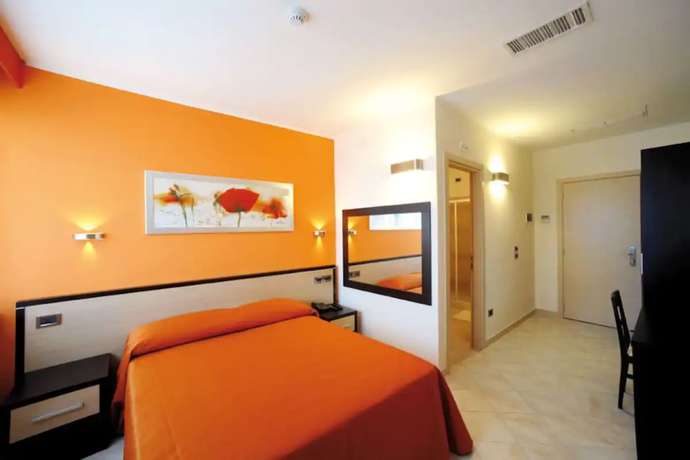 Imagen de la habitación del Hotel Cristina, Rocca San Giovanni. Foto 6