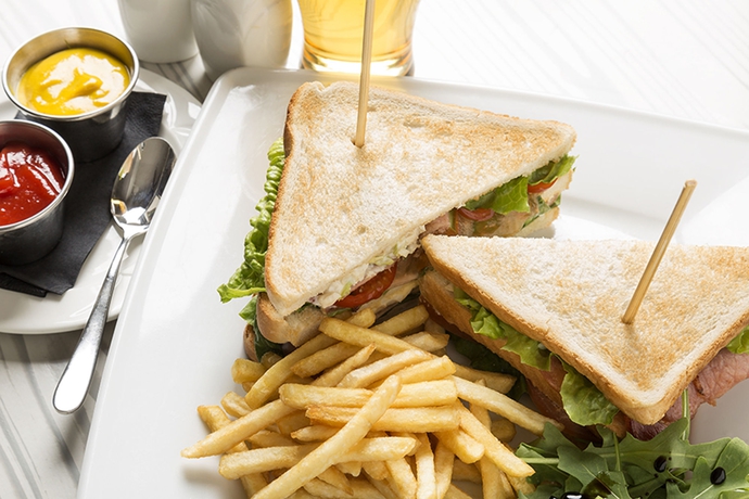 Imagen del bar/restaurante del Hotel Cristina, ST Peter. Foto 7